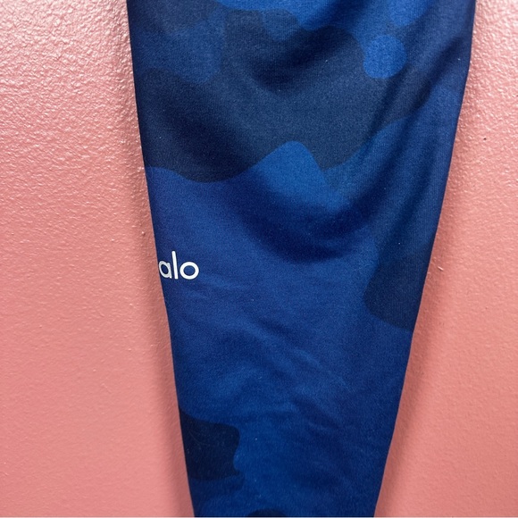 Alo Yoga Airbrush Navy Camouflage Print Leggings Size Small - Picture 5 of 7